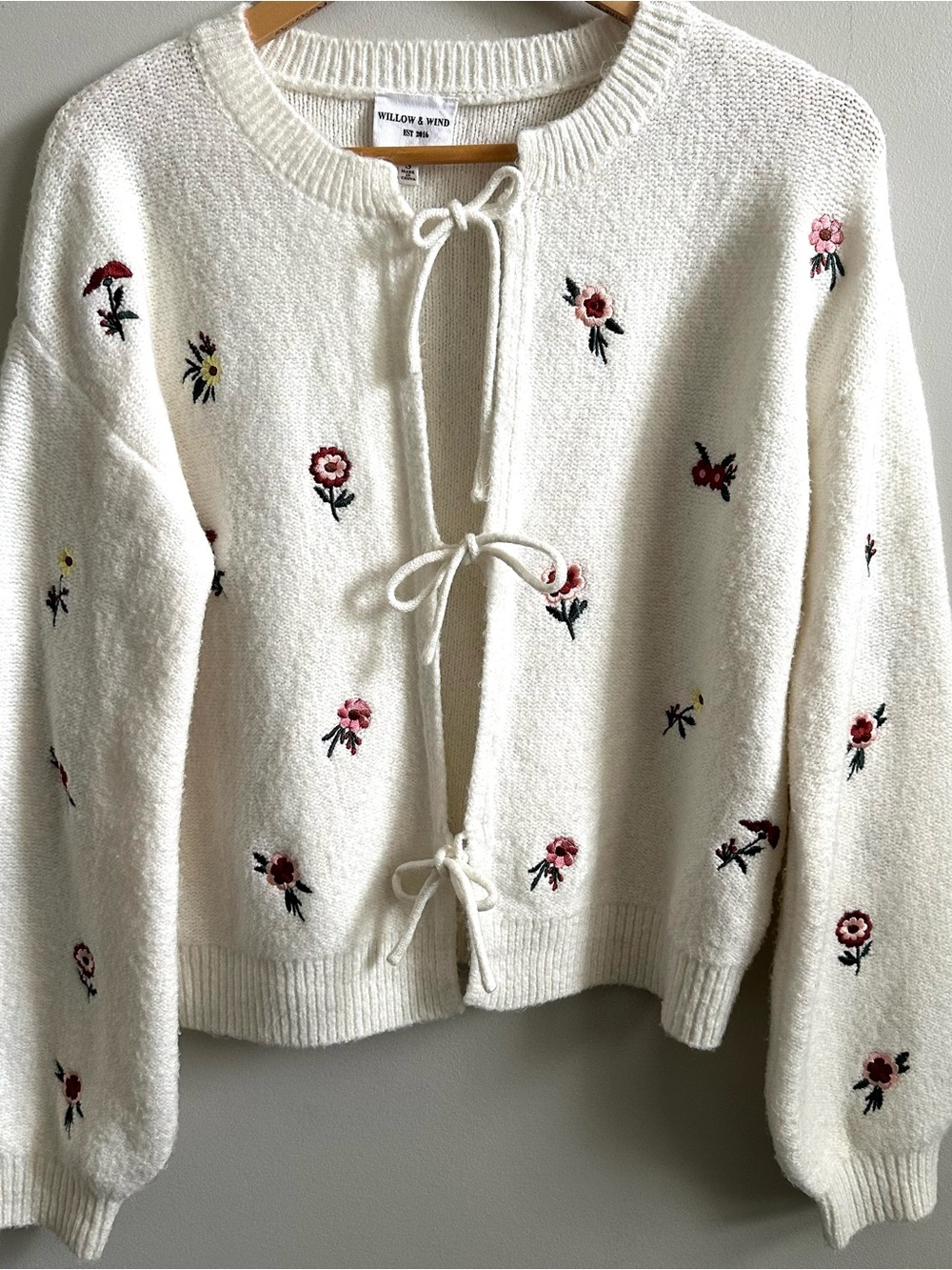 Willow & Wind Cream Floral Embroidered Tie Front Cardigan Sweater Small